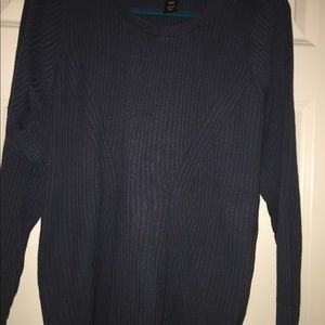 Black round neck long sleeve sweater